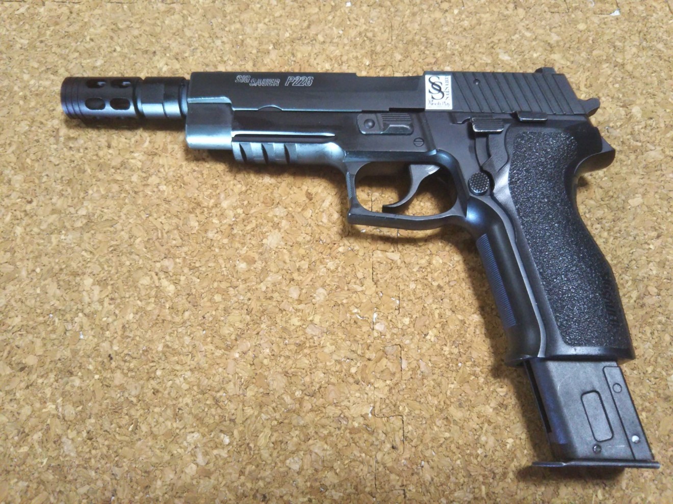 東京マルイ エアガン ガスガン SIG P226 E2 ステンレスモデル - トイガン